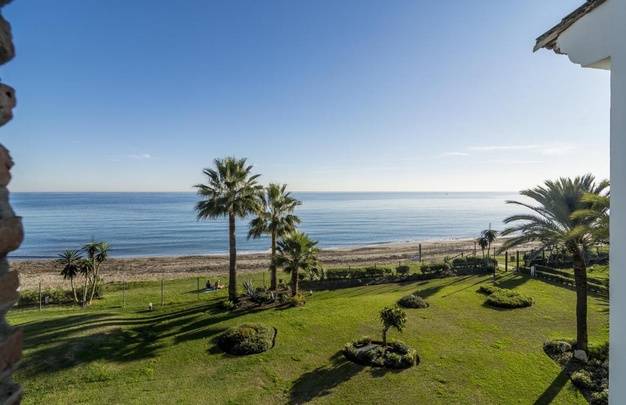 Hb - Comfortable Beachfront Holiday Apartment Estepona Exteriér fotografie