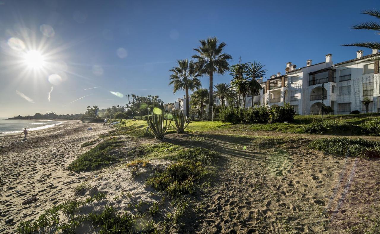 Hb - Comfortable Beachfront Holiday Apartment Estepona Exteriér fotografie