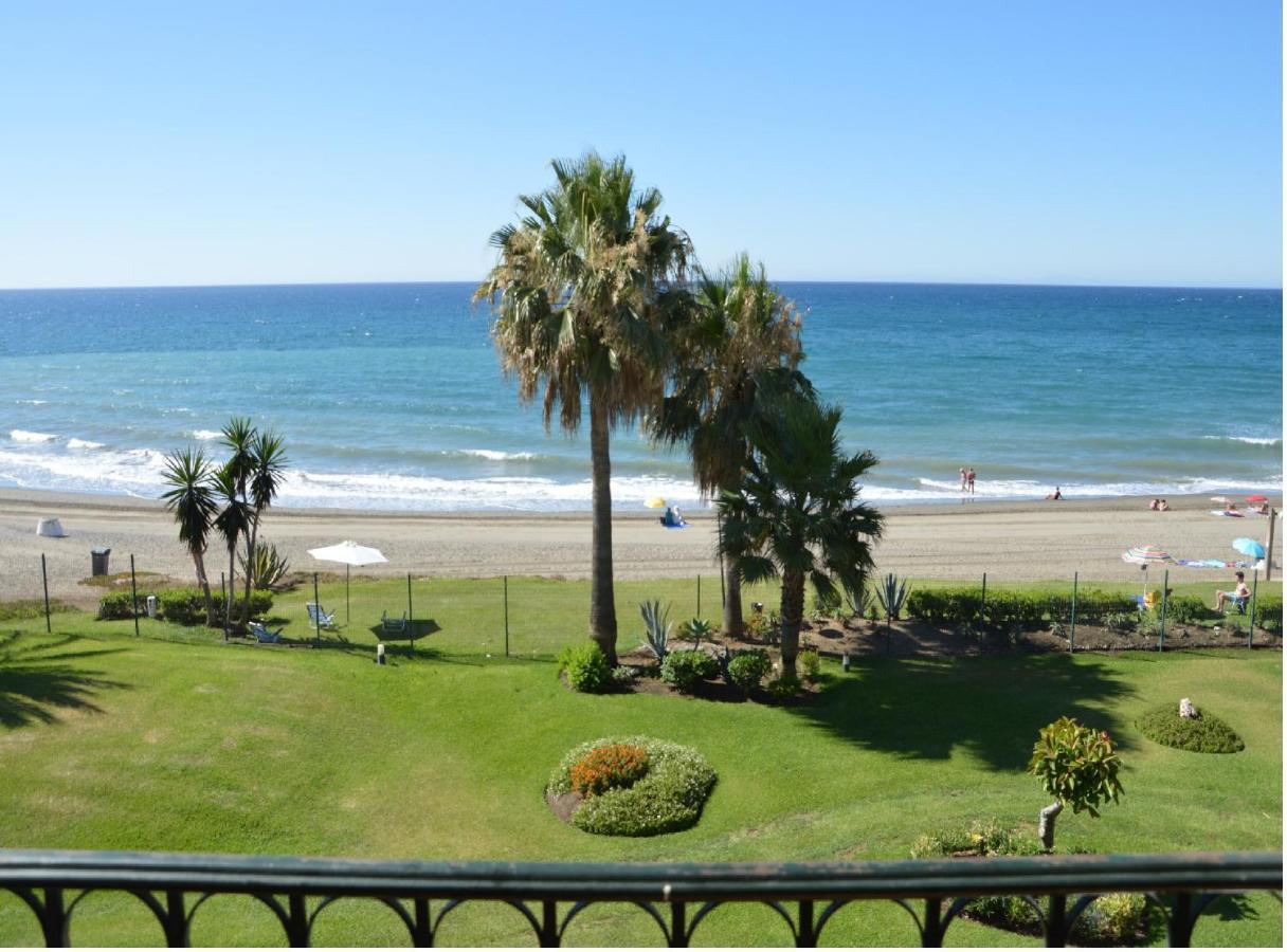 Hb - Comfortable Beachfront Holiday Apartment Estepona Exteriér fotografie
